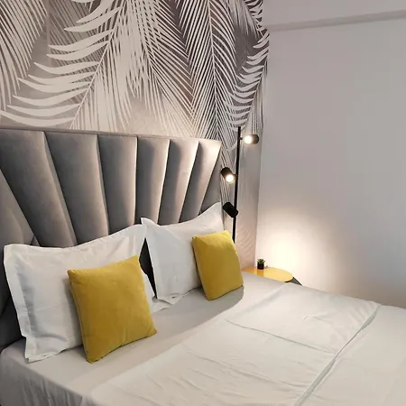 Sunset Rebreanu Апартаменты *