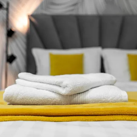 Sunset Rebreanu Апартаменти Бухарест