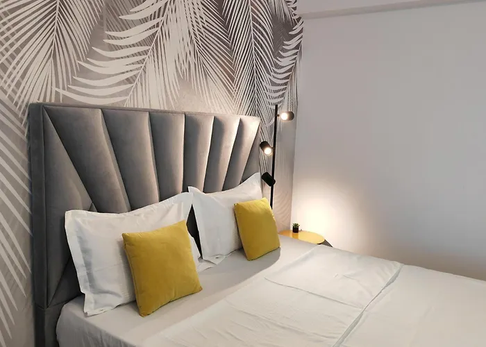 Sunset Rebreanu Apartman *