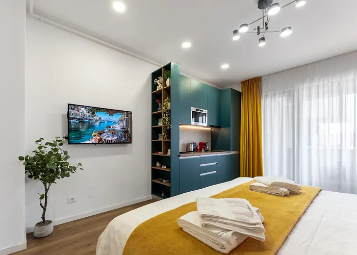 Sunset Rebreanu Бухарест