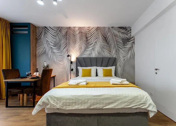 Sunset Rebreanu Бухарест